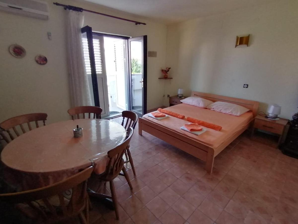 Apartmani Volaric Pag Pag Town Exteriör bild